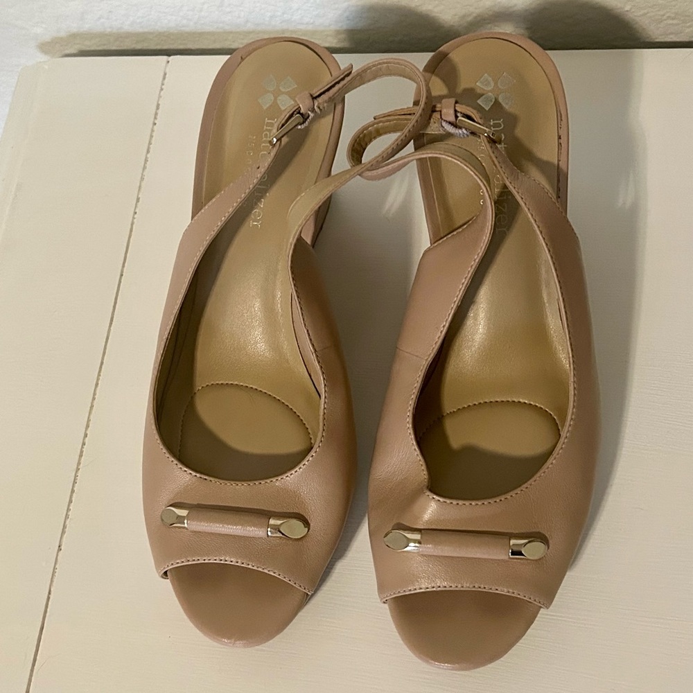 Naturalizer N5 contour wedge shoes size 7.5. Condition is Pre-owned